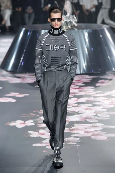 Look 1